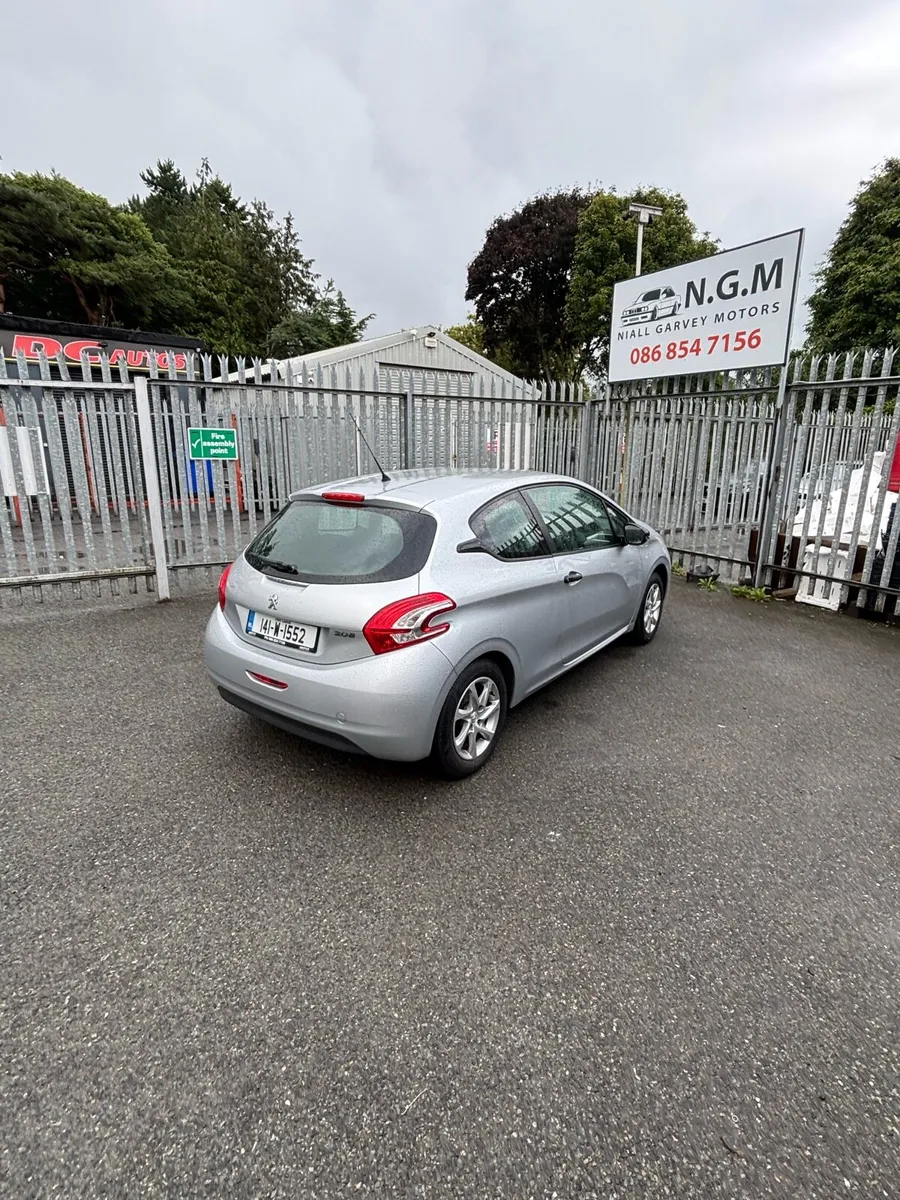 Peugeot 208 - Image 3