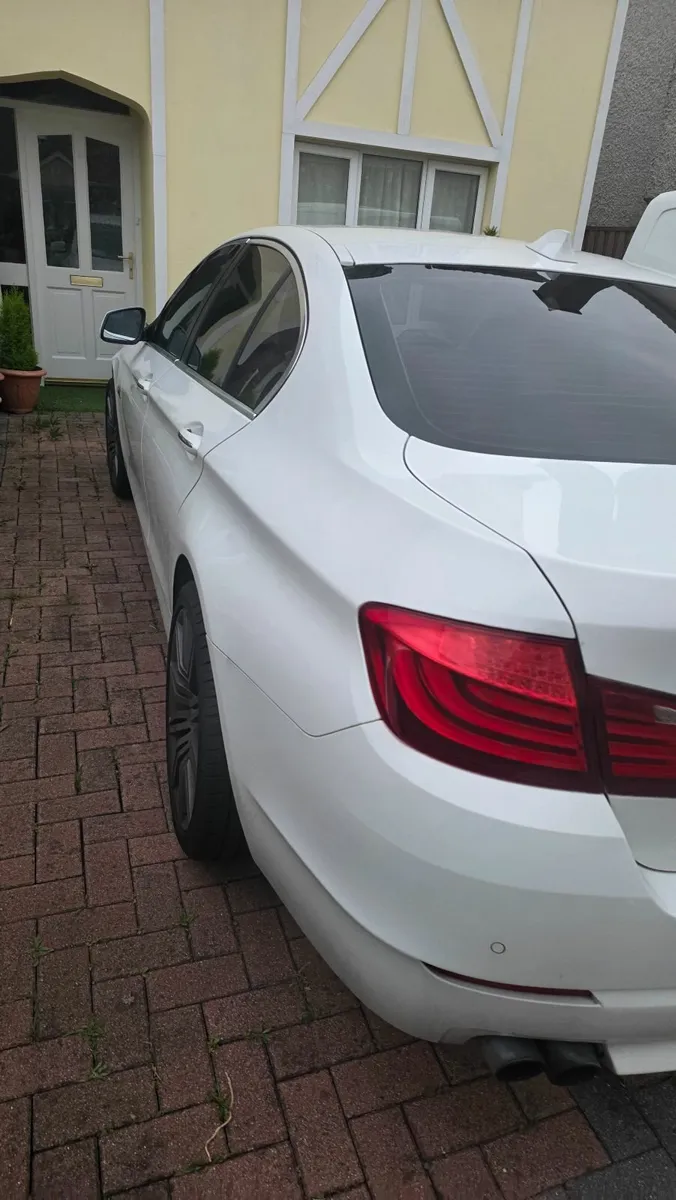 BMW 5-Series 2012 - Image 1