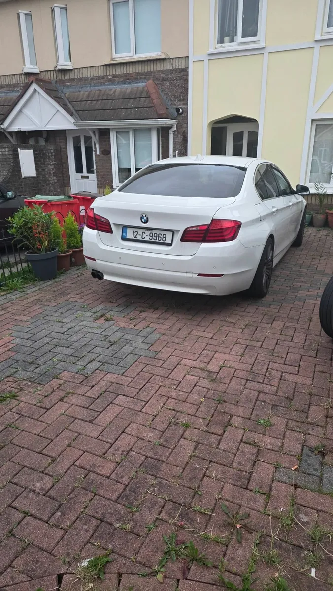 BMW 5-Series 2012 - Image 2