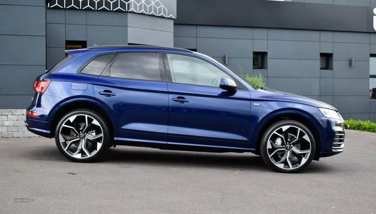Audi Q5 2.0 TDI 40 S Line - Image 4