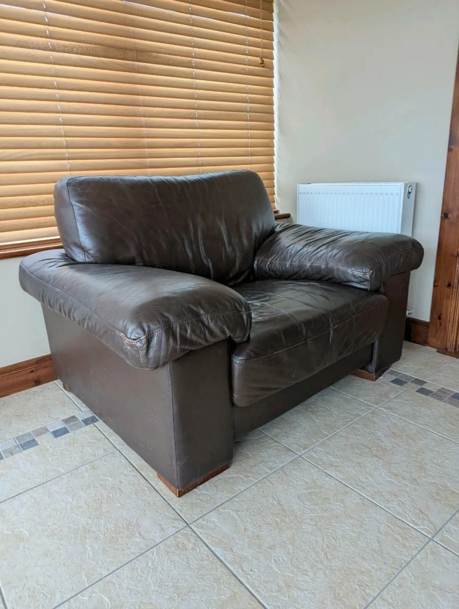 Leather armchair - Image 1