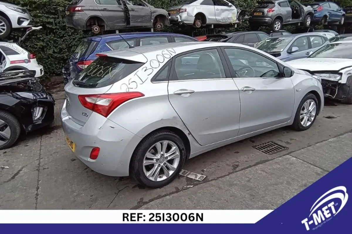 2015 HYUNDAI I30 BREAKING FOR PARTS - Image 3