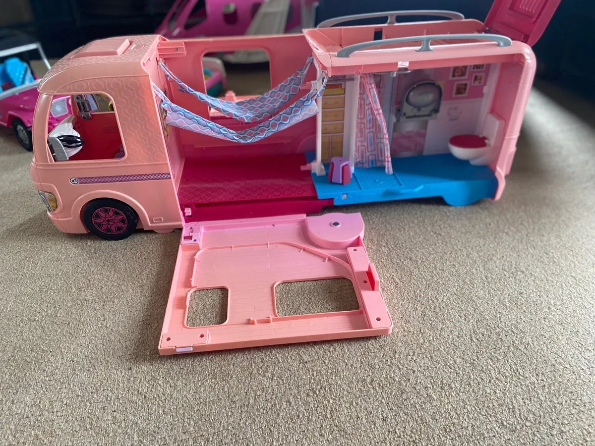 Barbie house and toy bundle - Image 3
