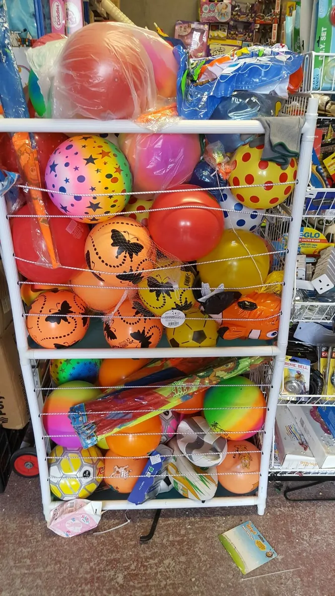 Balls display stand