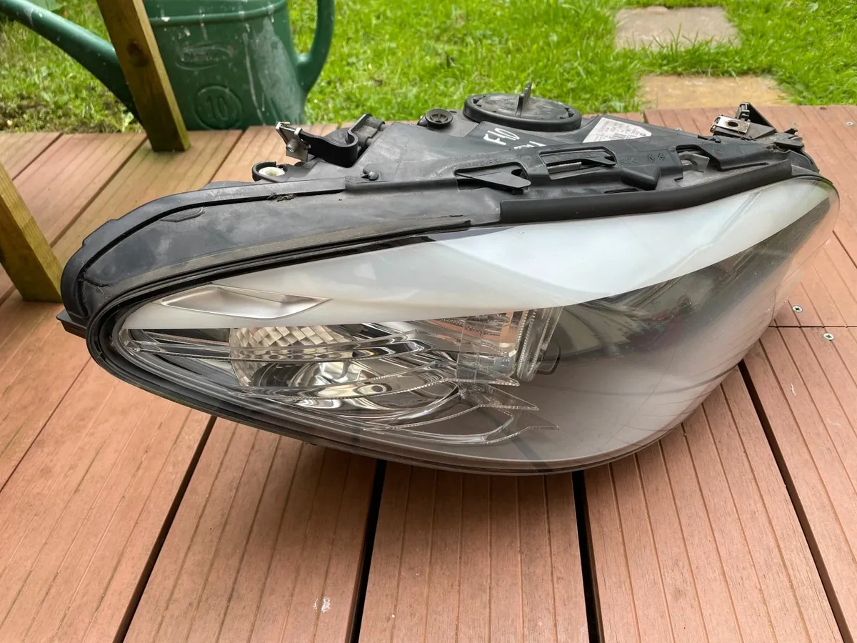 bmw 520 headlight and module - Image 1