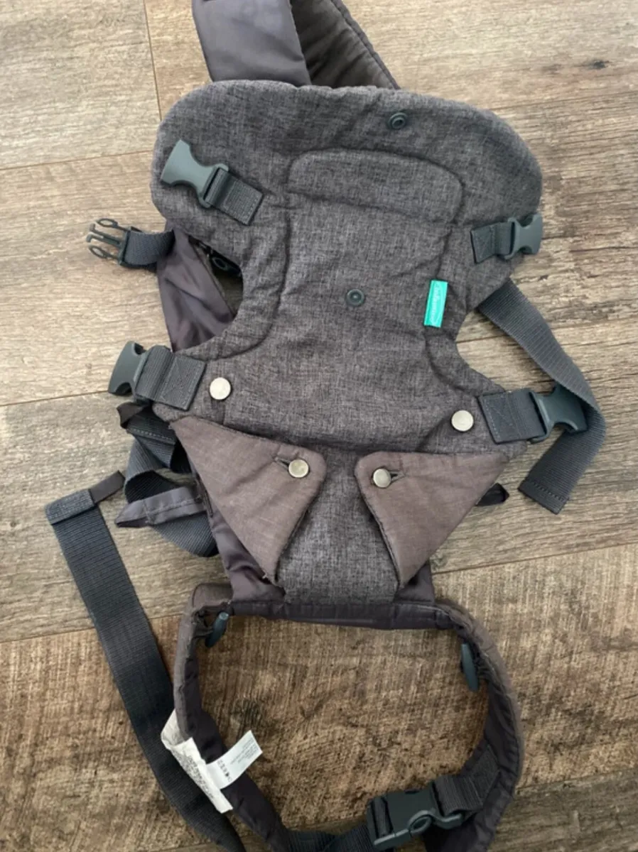 Infantino baby carrier