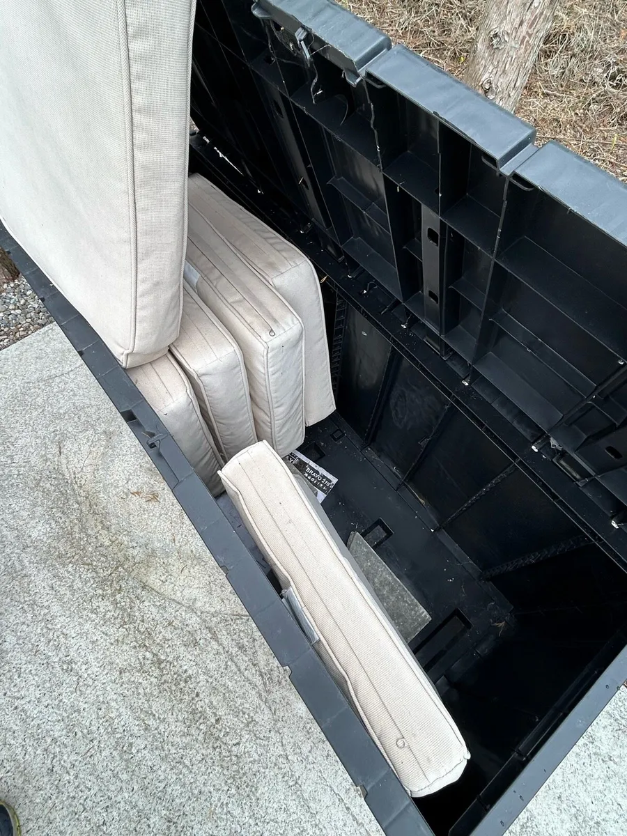 Storage box&5 cushions - Image 3