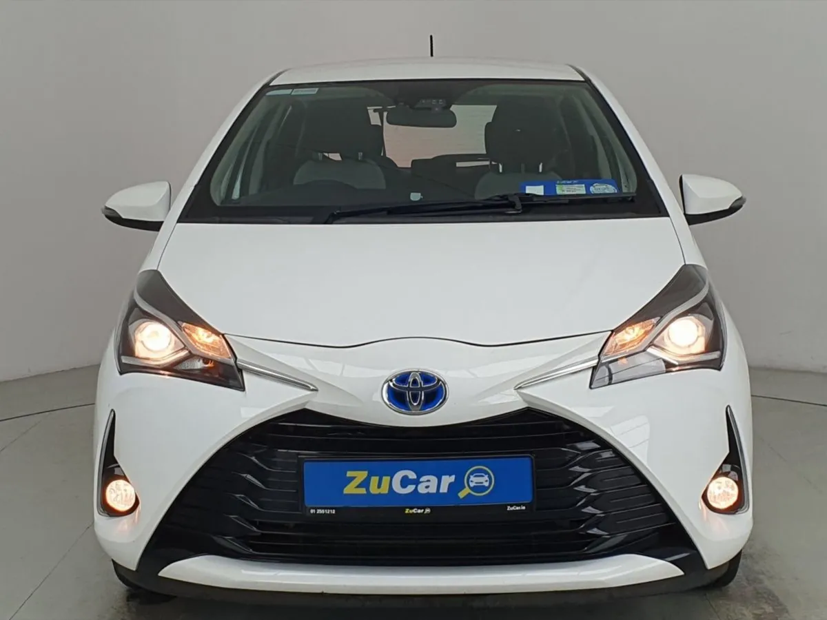 Toyota Yaris  76 Hybrid Luna - Image 2