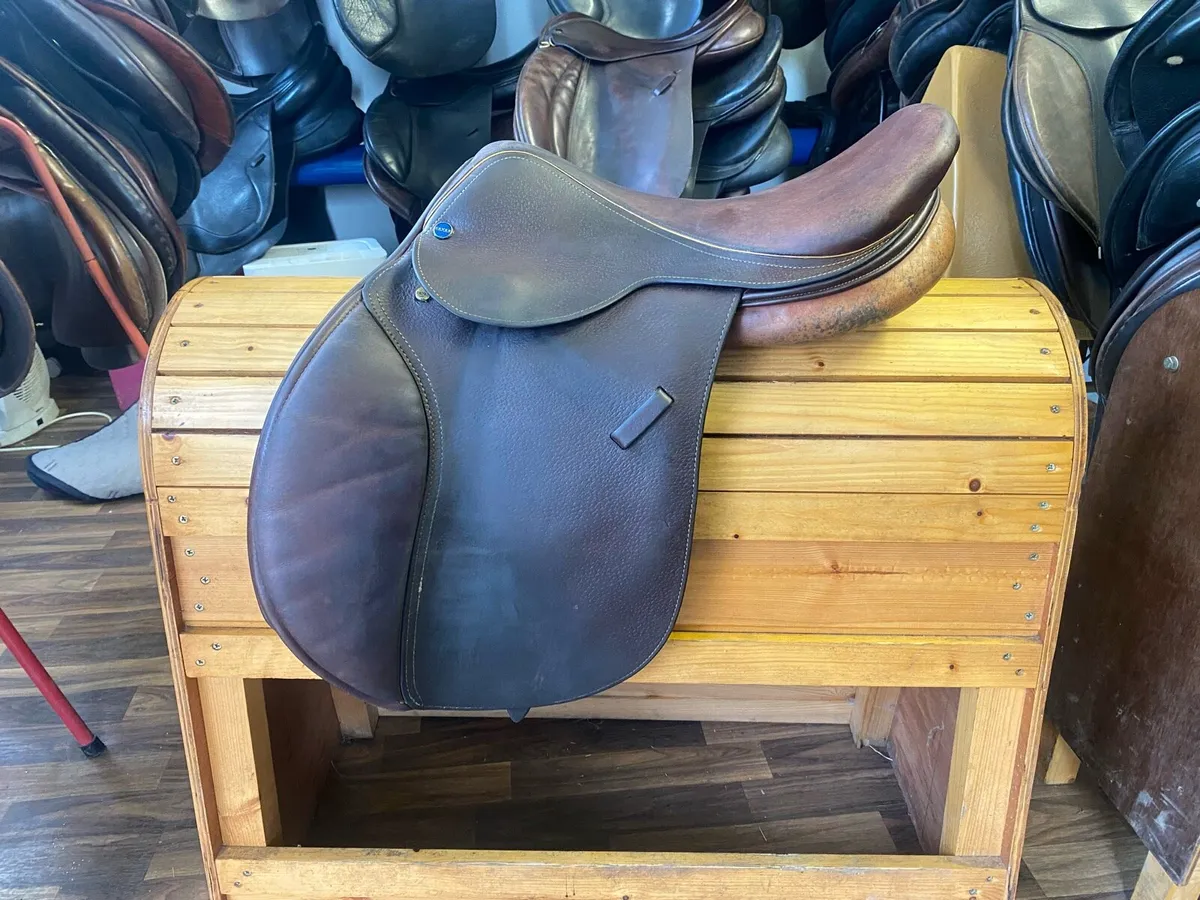 17” Dever brown Leather jump saddle - Image 1