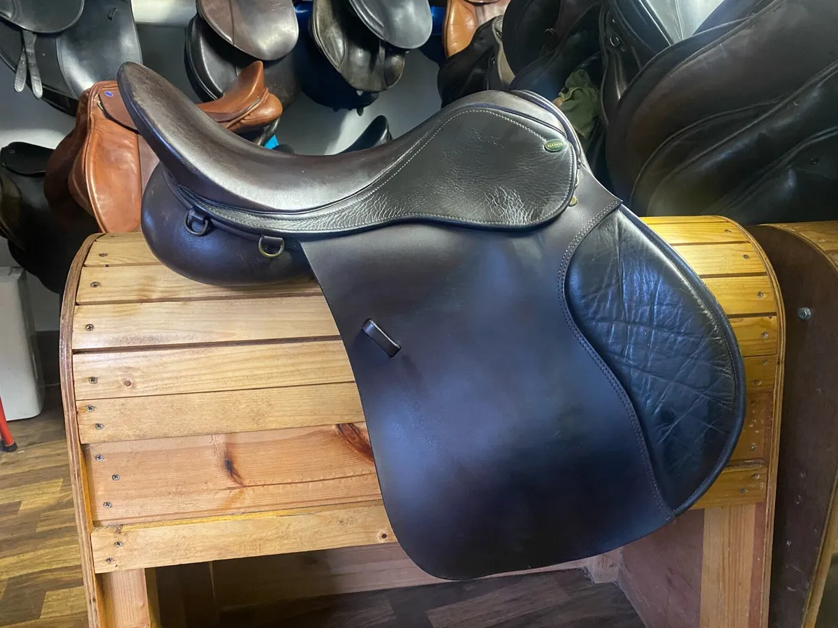 Manor brown Leather Narrow saddle - Image 2
