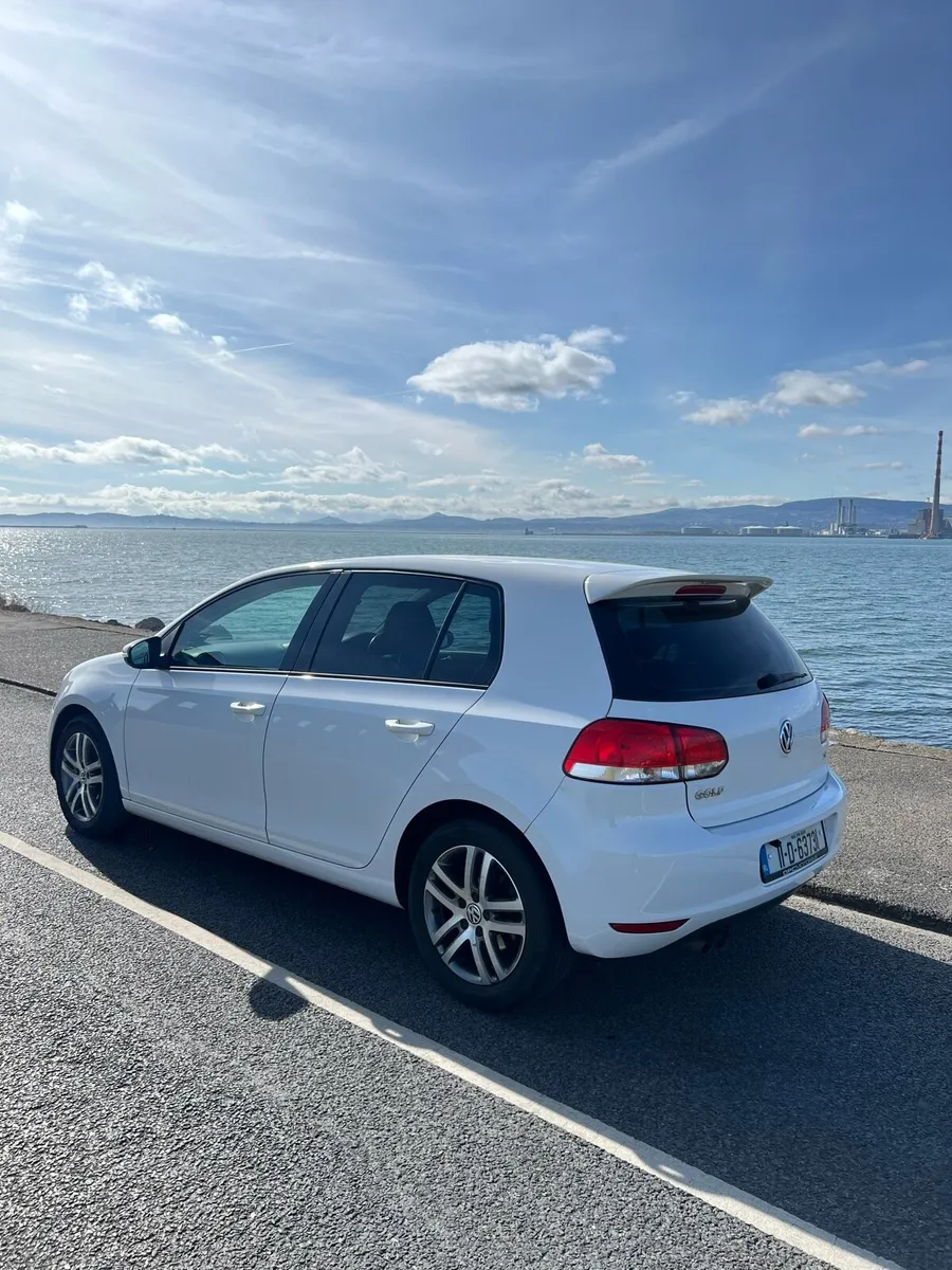 Volkswagen Golf - Image 1