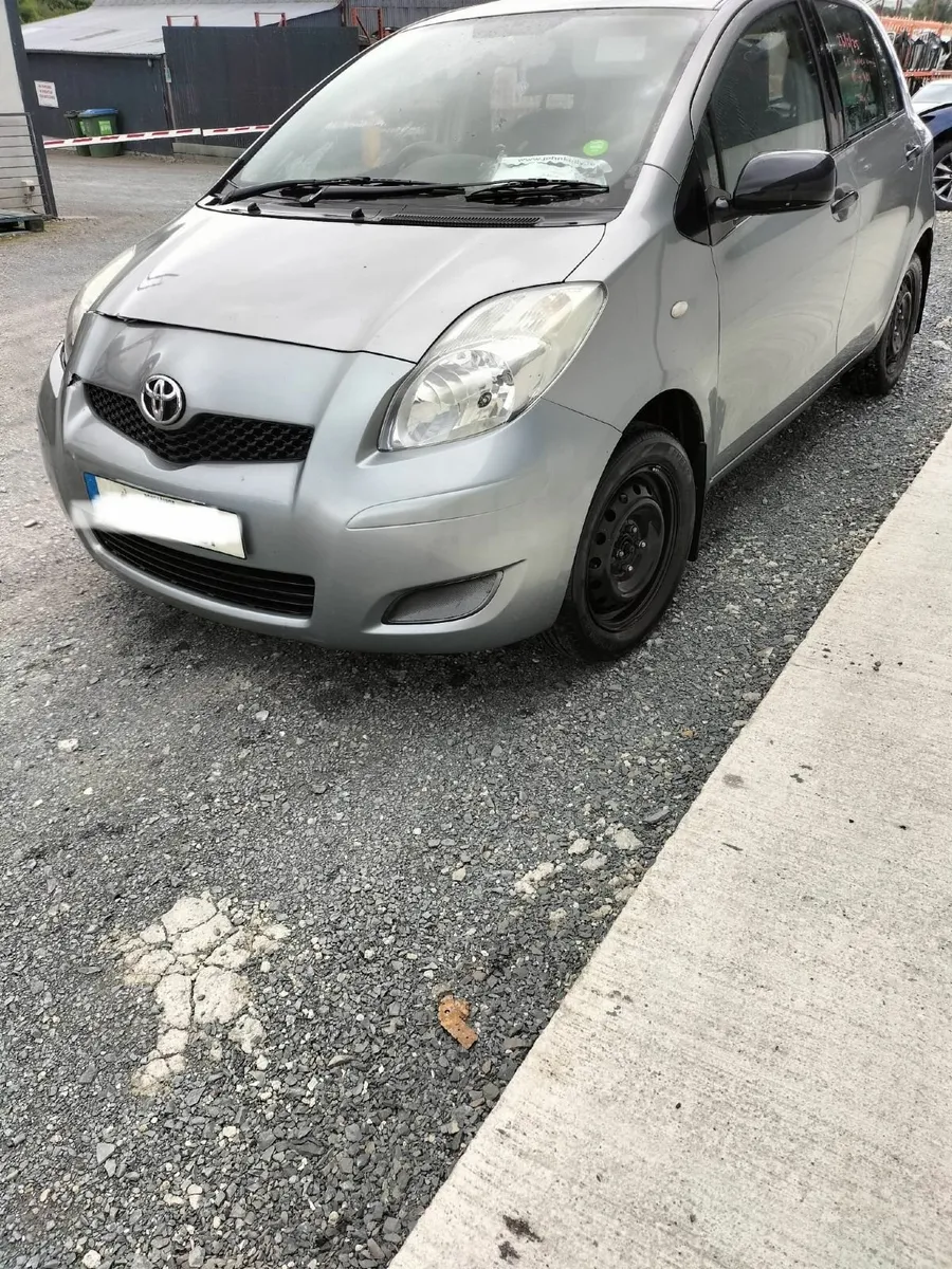 2009 Toyota Yaris - Image 3