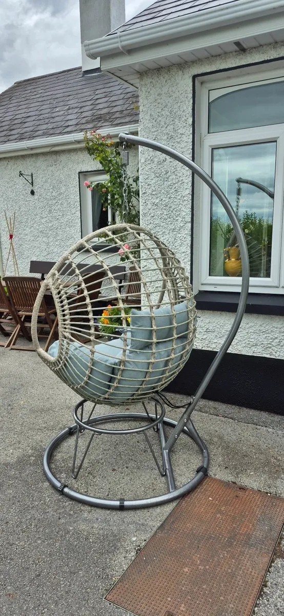 Egg chair - Image 2