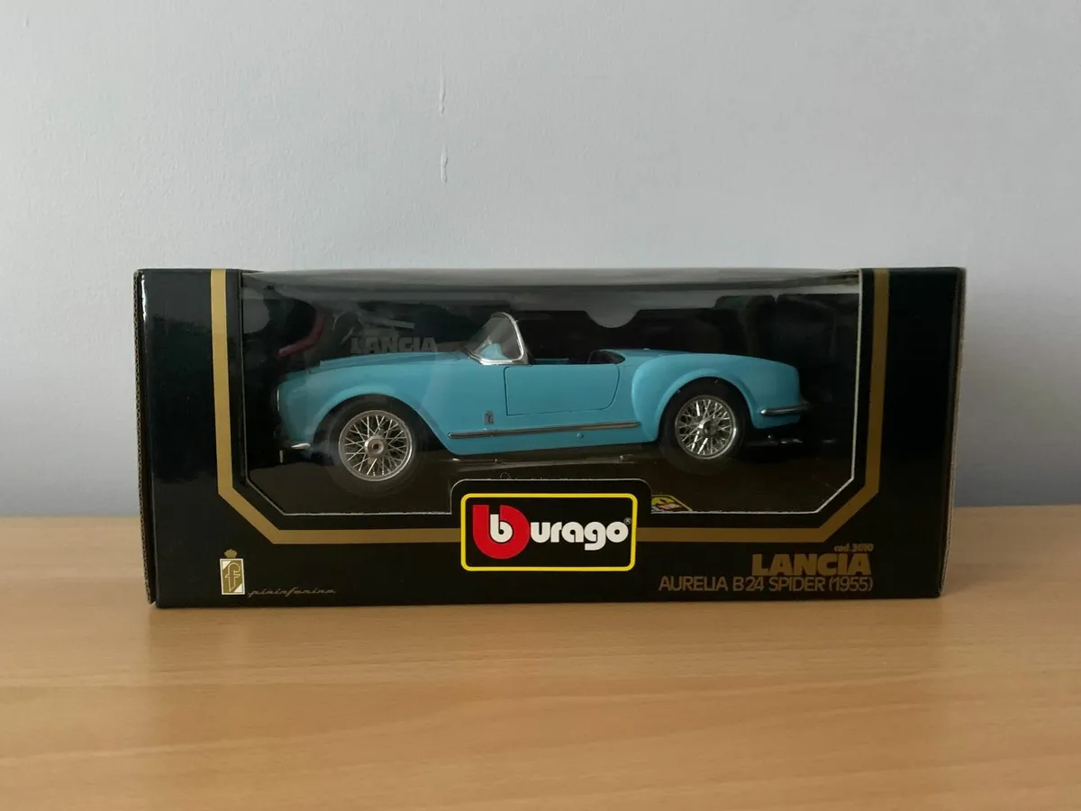 ミニカー Bburago Lancia Aurelia B24 Spider (1955) Bburago 1955 Lancia Aurelia B24 Spider Convertible 1:18