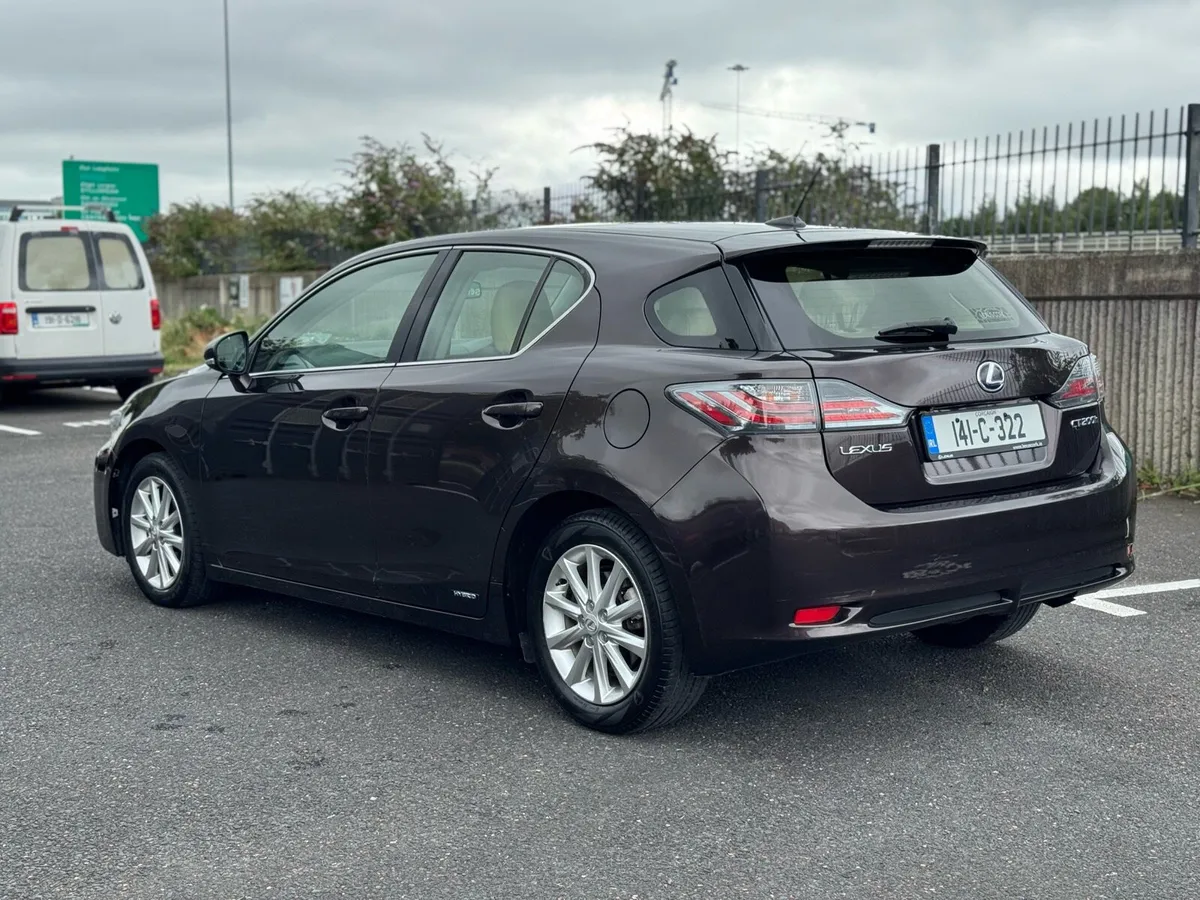 Lexus CT200h Hybrid 2014 - Image 4