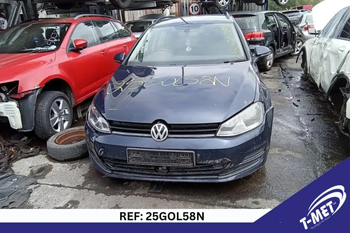 2013 VOLKSWAGEN GOLF BREAKING FOR PARTS - Image 2