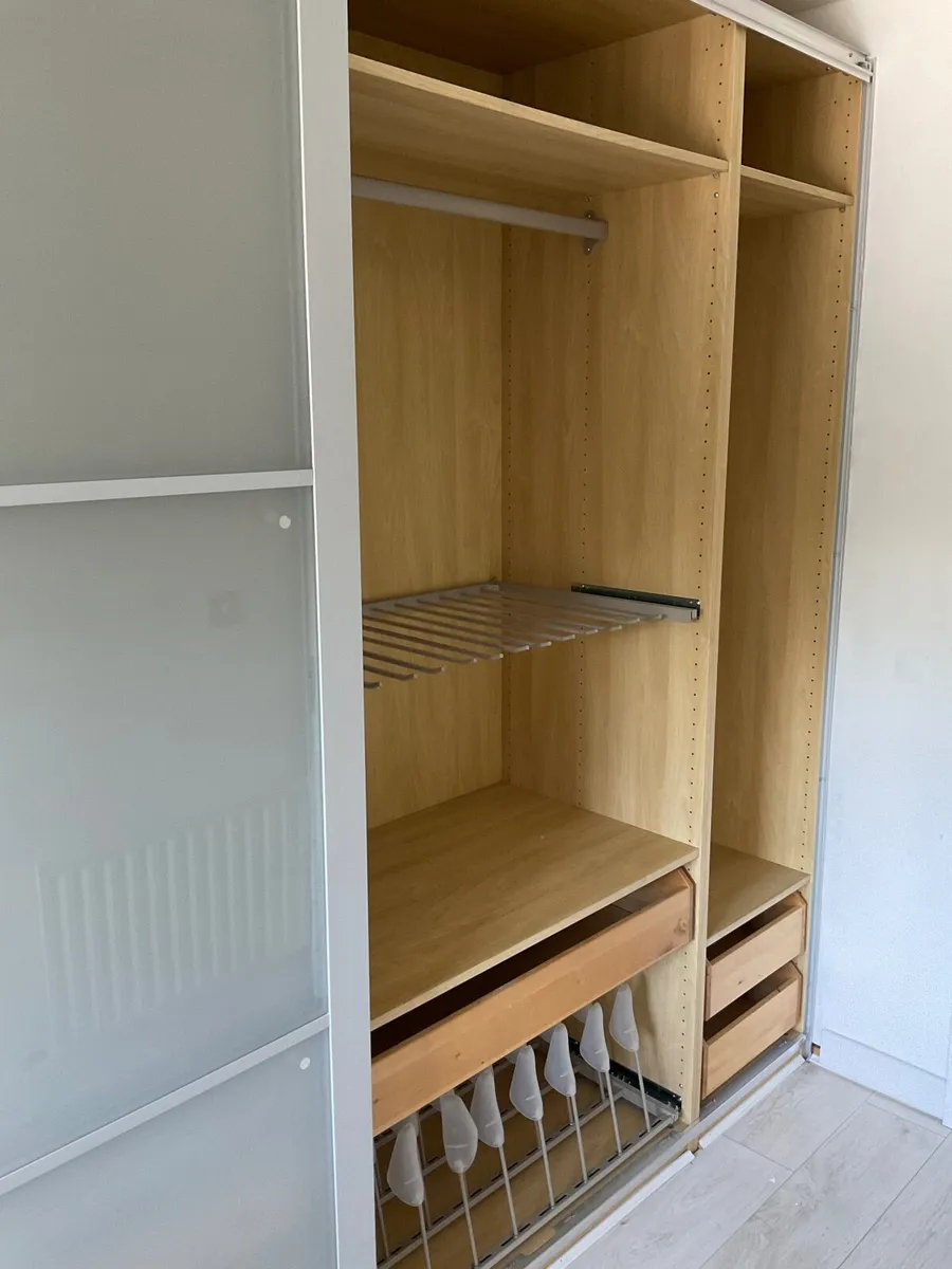 Fitted Sliding Wardrobes - Image 4
