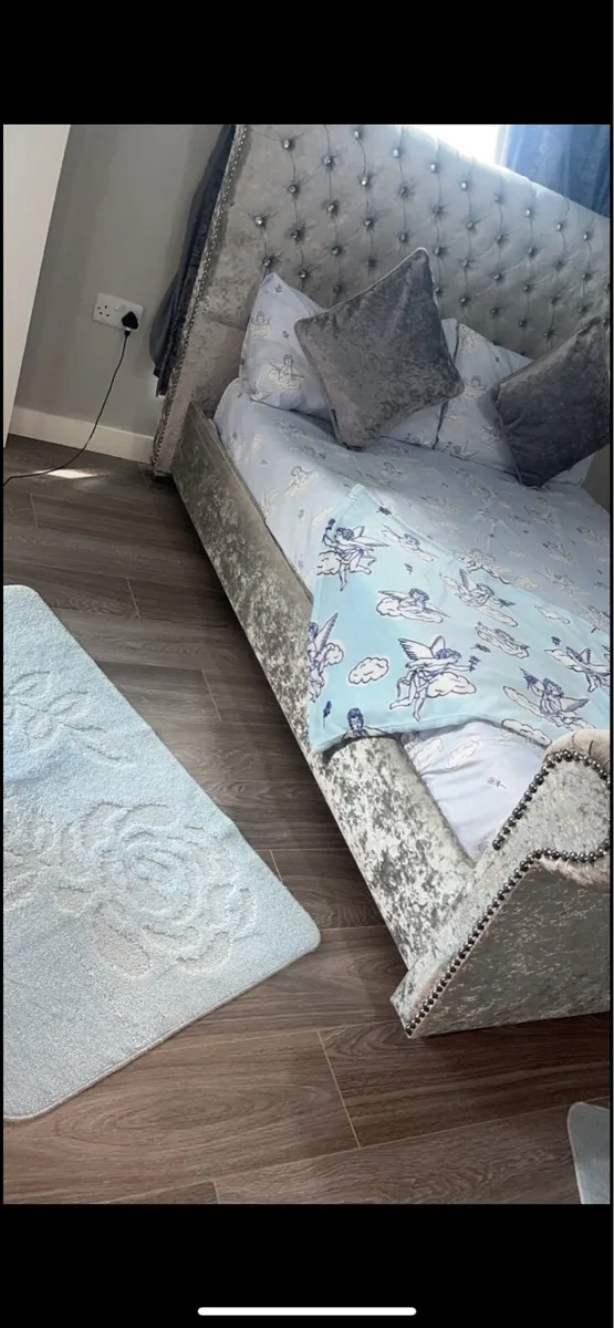 Crush diamond velvet double bed - Image 1