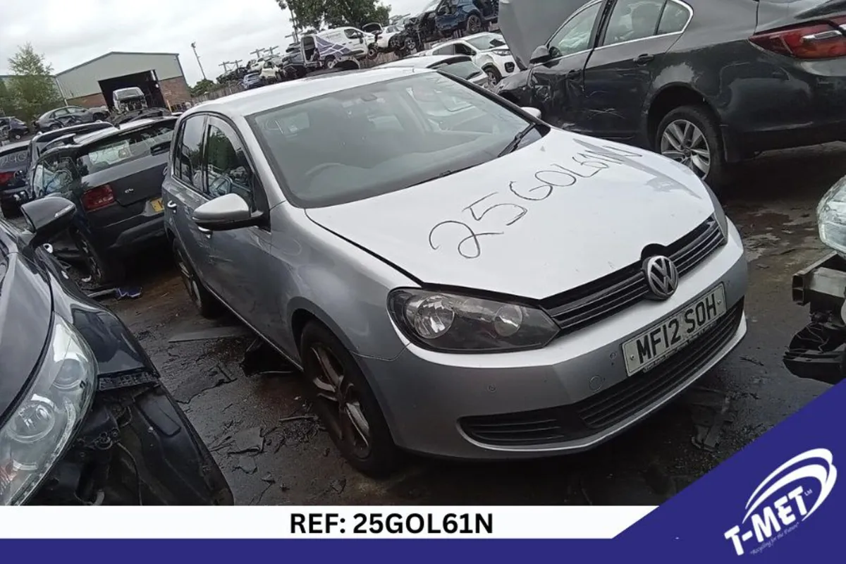 2012 VOLKSWAGEN GOLF BREAKING FOR PARTS - Image 3