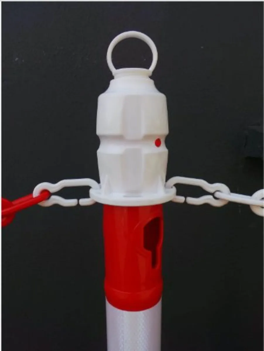 Bollards / Chain Posts / RED/WHITE SET OF 11 PCS - Image 3