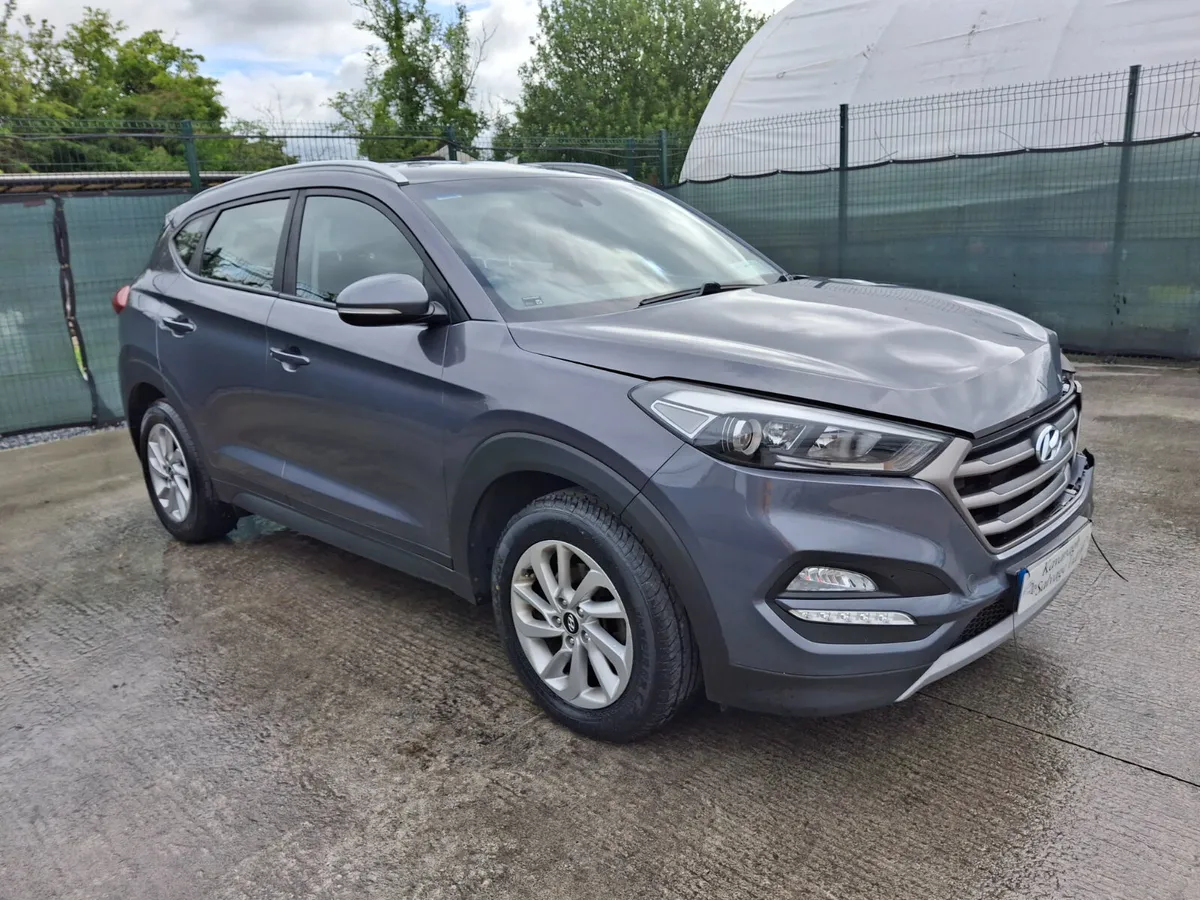 2018 Hyundai Tucson 80 miles .Light Damage - Image 2