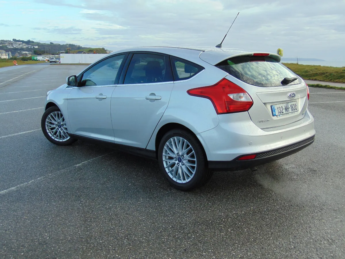 2016 Ford Focus ZETEC 1.0 100PS  5DR - Image 3