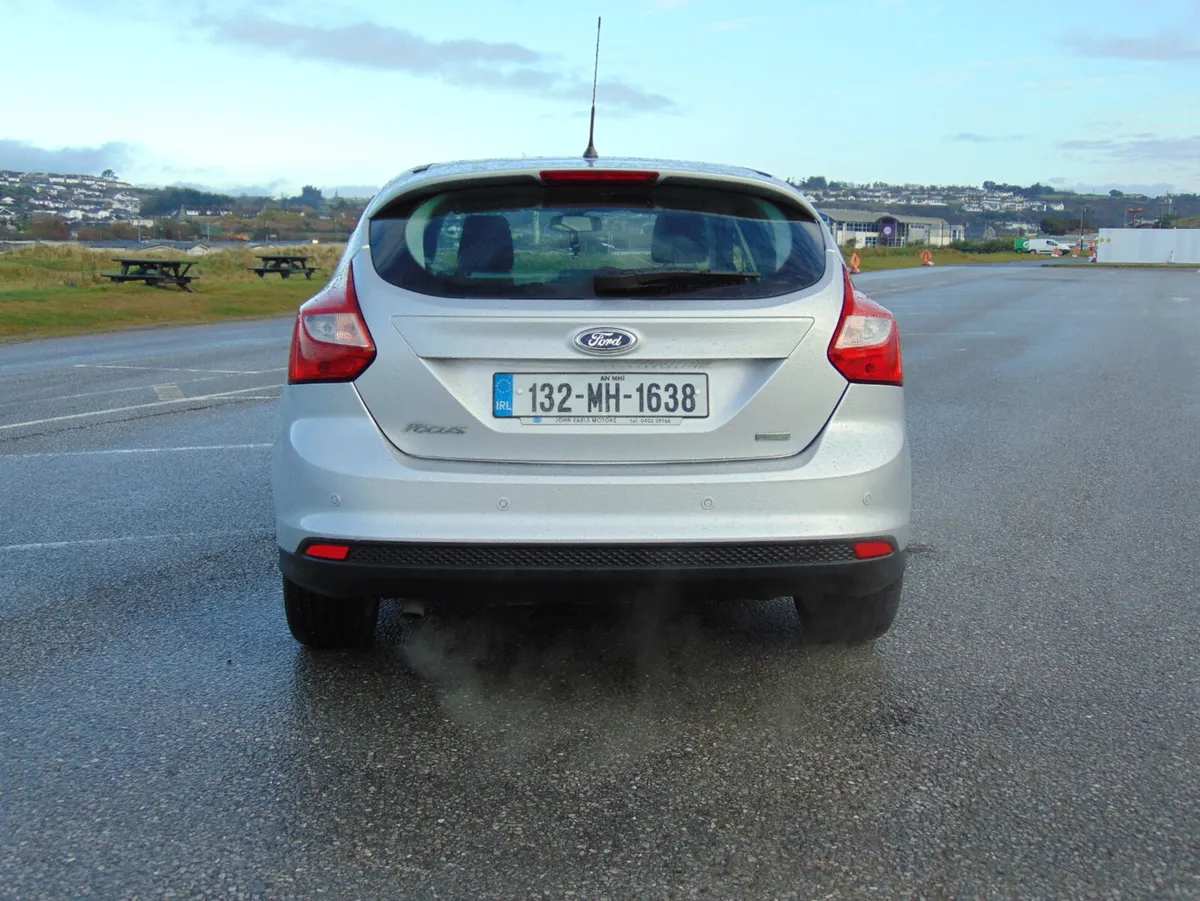 2016 Ford Focus ZETEC 1.0 100PS  5DR - Image 4