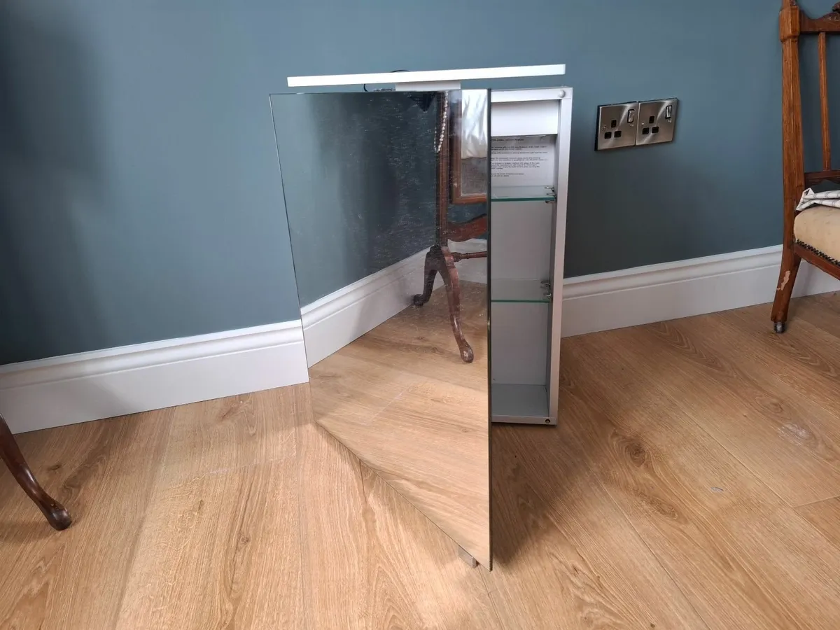 LED BATHROOM CABINET WITH MIRROR - Image 3