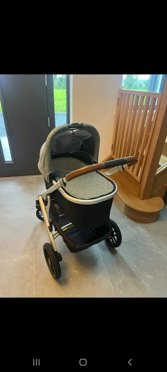 Uppa baby vista V2 buggy - Image 2