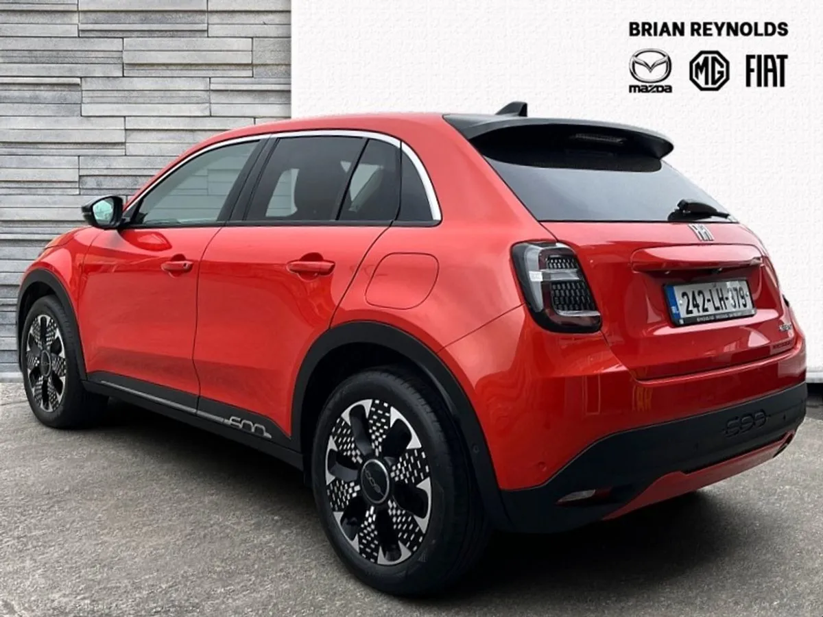 Fiat 600 La Prima 1.2 100hp Hybrid Auto Edct 6 - Image 4