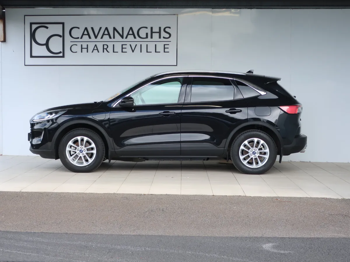 2023 FORD KUGA TITANIUM PHEV 2.5 225PS  AUTOMATIC - Image 2
