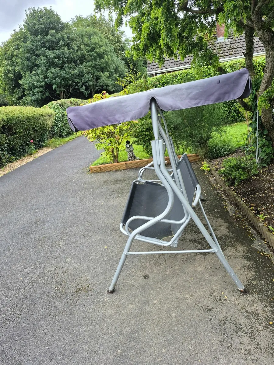Garden swing seat - Image 1