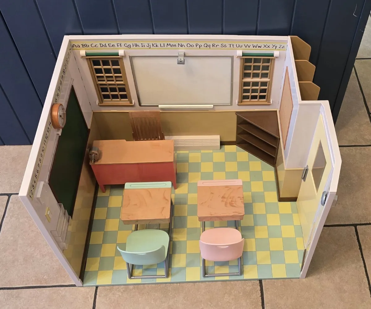 Generation Dolls Classroom - Image 1