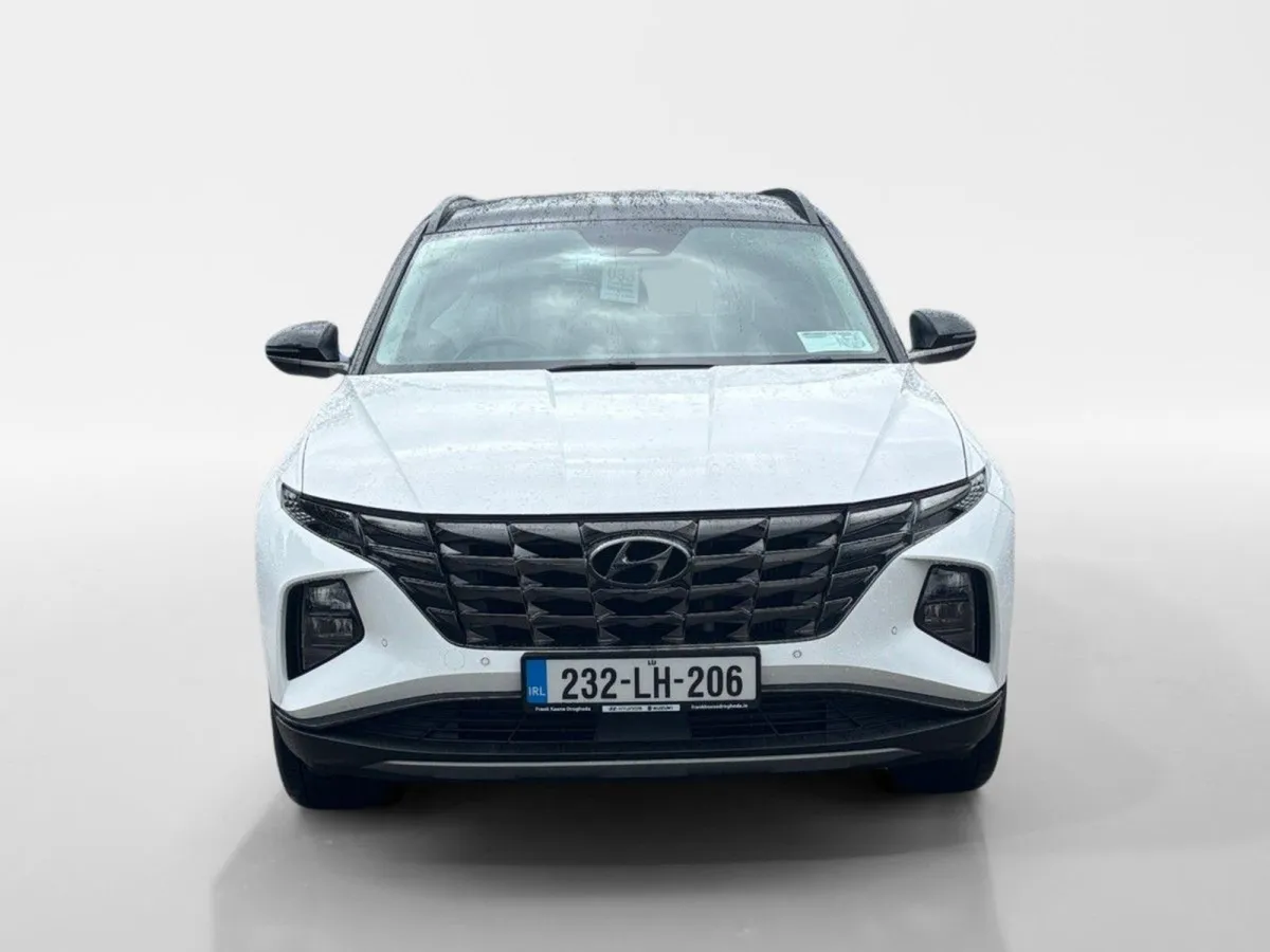 Hyundai Tucson 2WD Executive Plus 2 Tone - Image 3