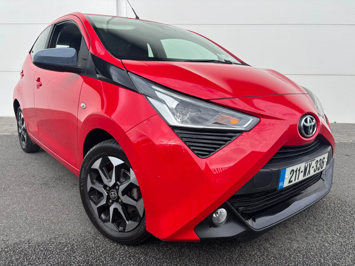 2021 TOYOTA AYGO 1.0 VVTi X-PLAY 1 OWNER - Image 1