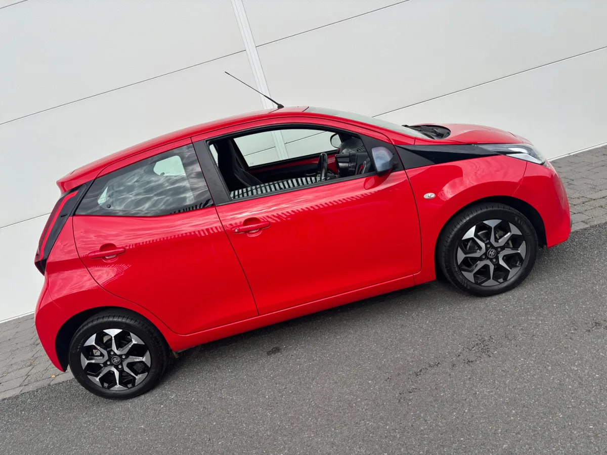 2021 TOYOTA AYGO 1.0 VVTi X-PLAY 1 OWNER - Image 4