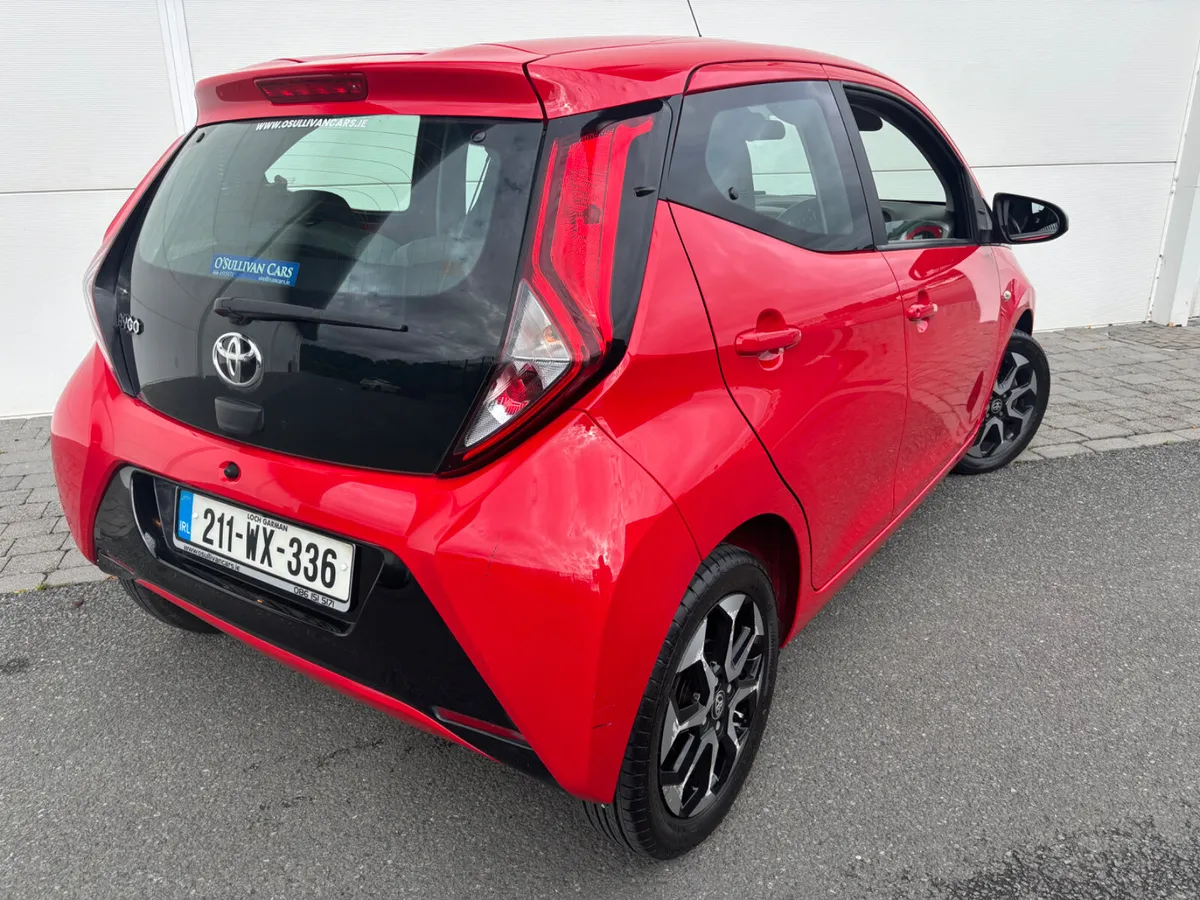 2021 TOYOTA AYGO 1.0 VVTi X-PLAY 1 OWNER - Image 2