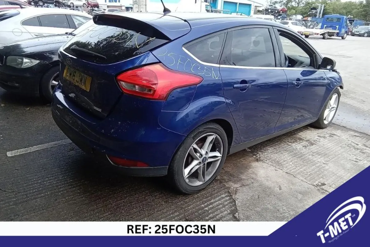 2016 FORD FOCUS BREAKING FOR PARTS - Image 2