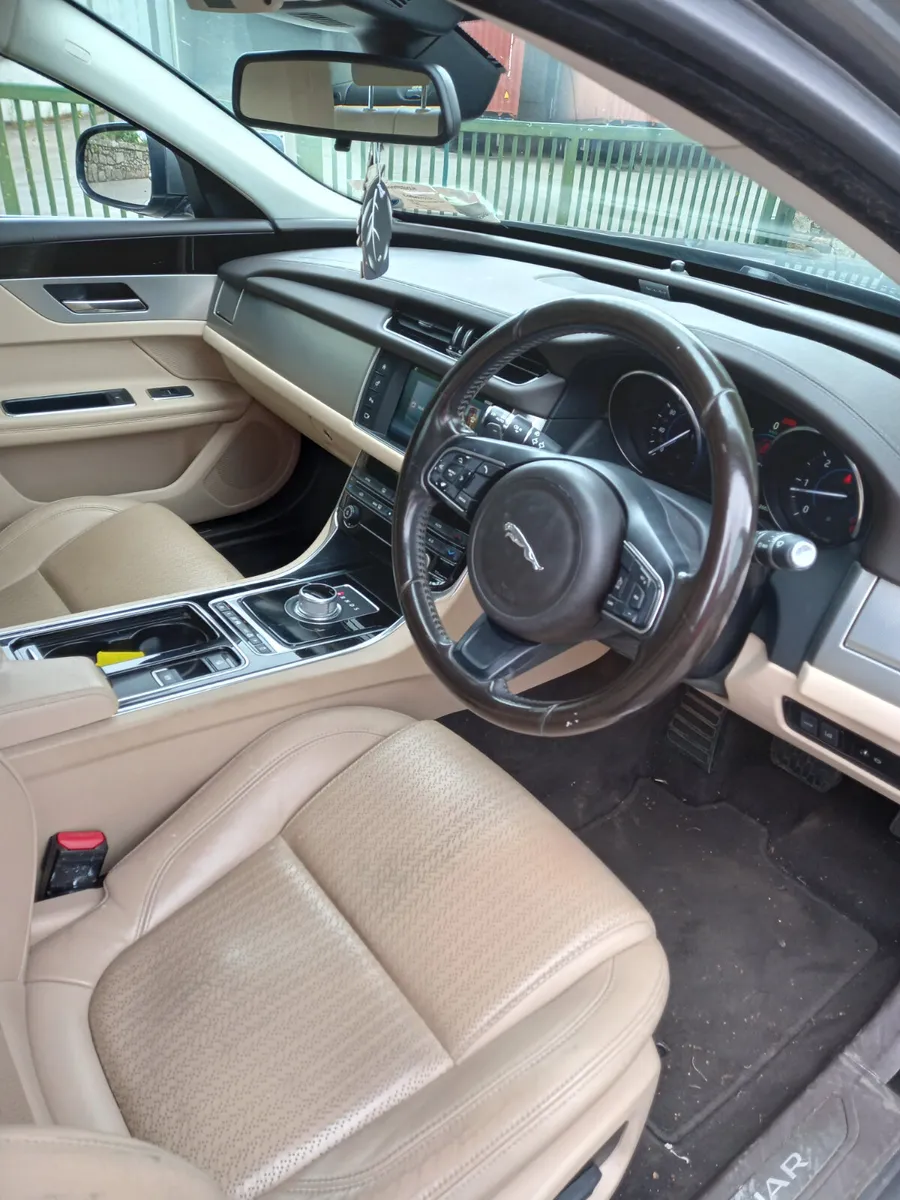 2016 Jaguar XF 2L Diesel AUTOMATIC - Image 4