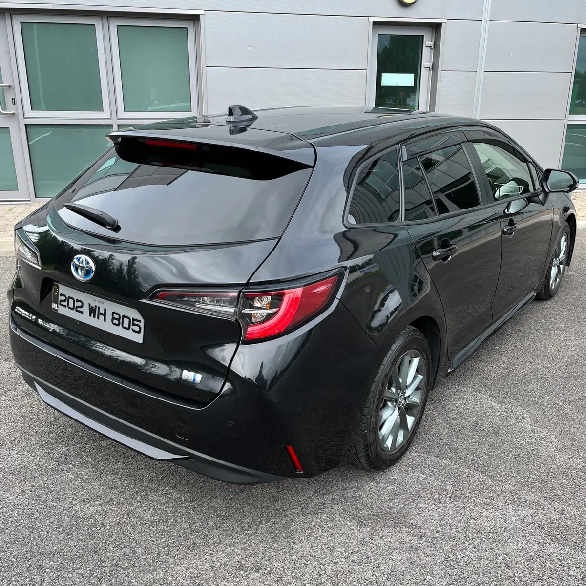 Toyota Corolla 1.8 Hybrid Auto - Image 4