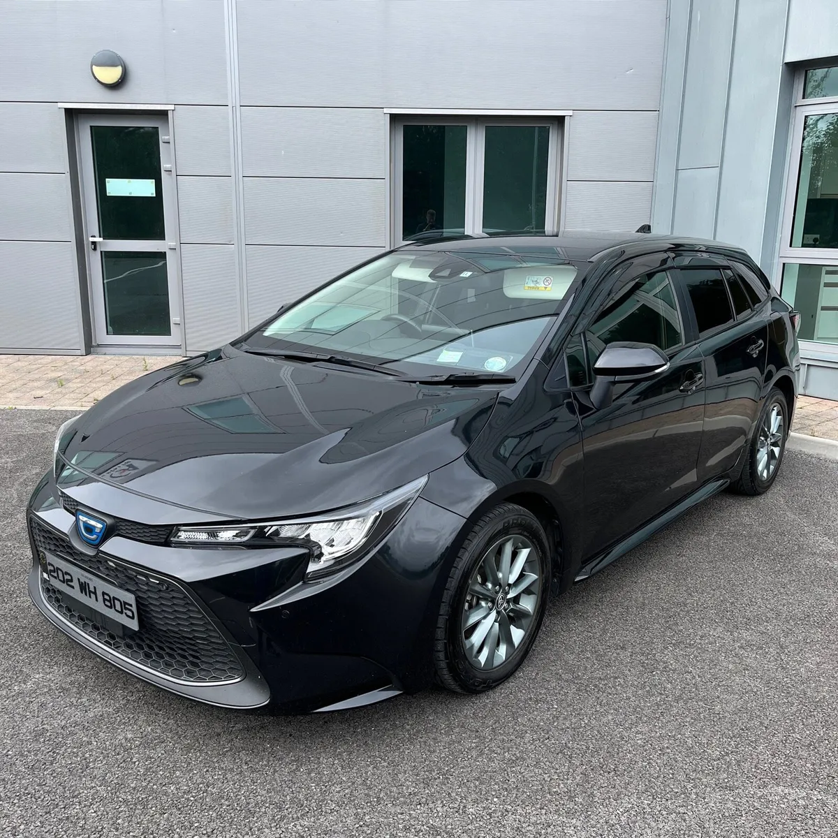 Toyota Corolla 1.8 Hybrid Auto - Image 1