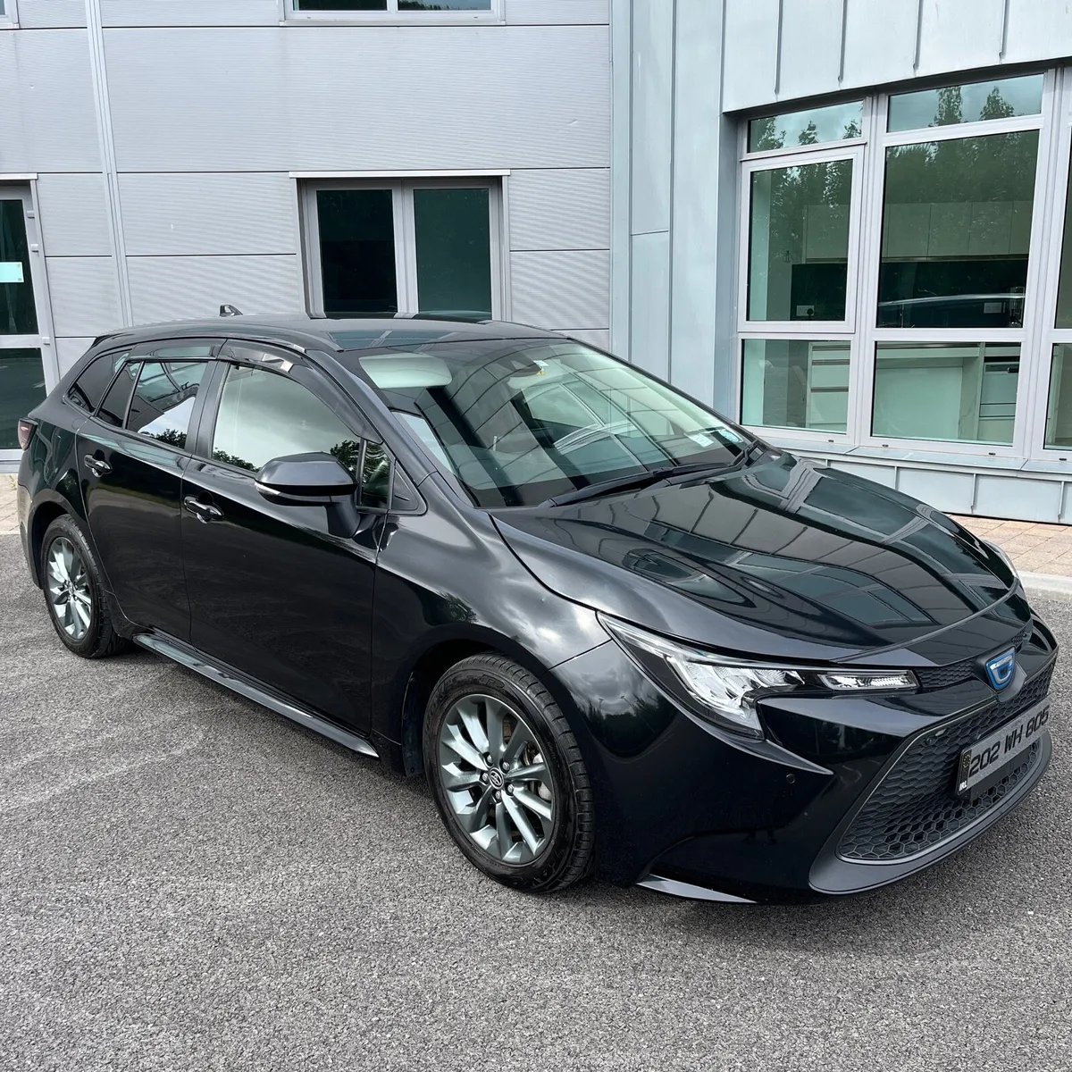 Toyota Corolla 1.8 Hybrid Auto - Image 2