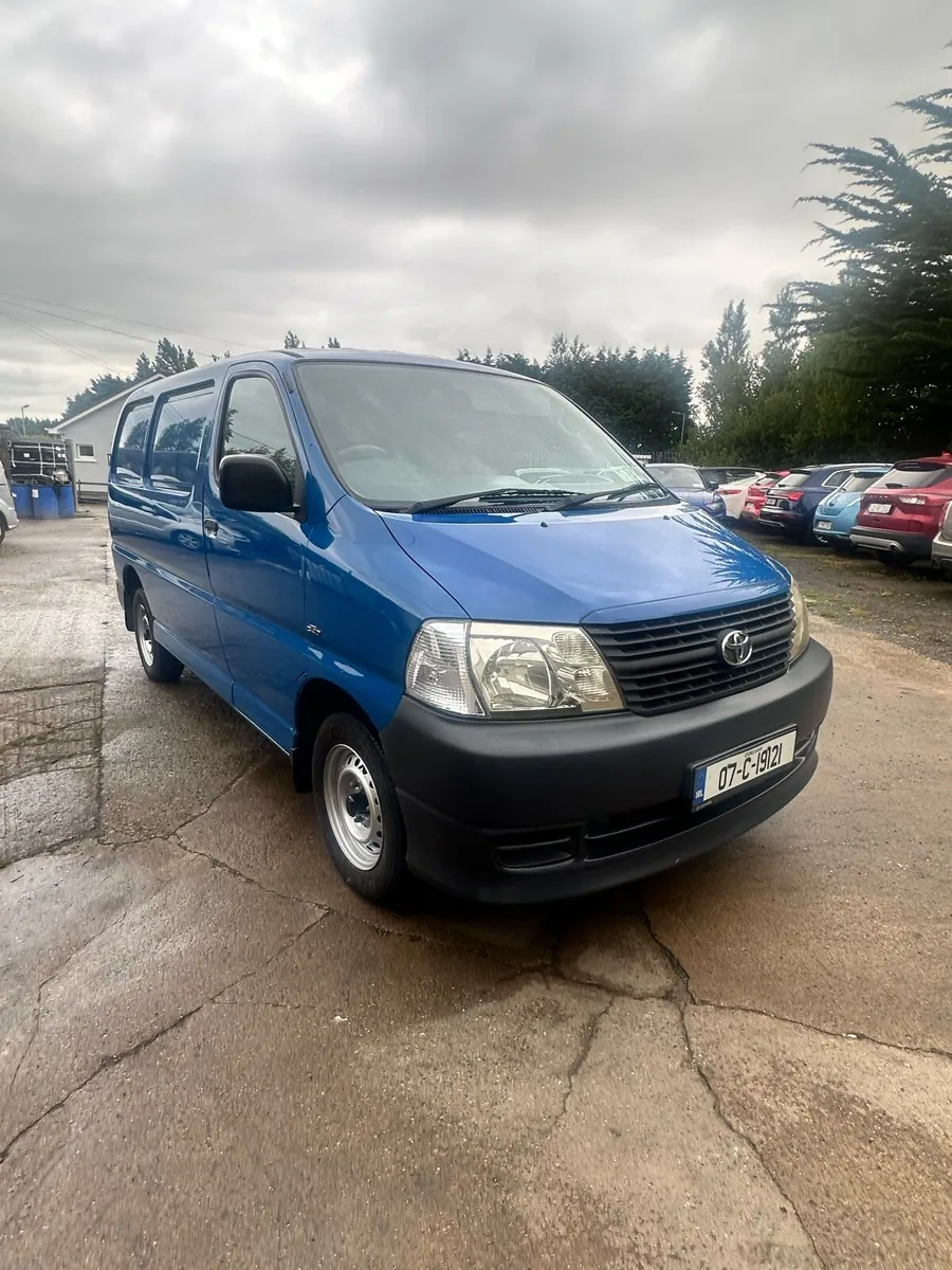 Toyota HiAce - Image 1