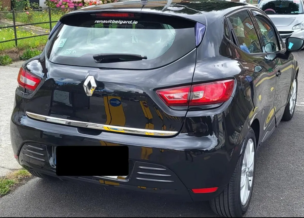 2017 Renault Clio Dynamique Nav 1.2 Petrol - Image 2