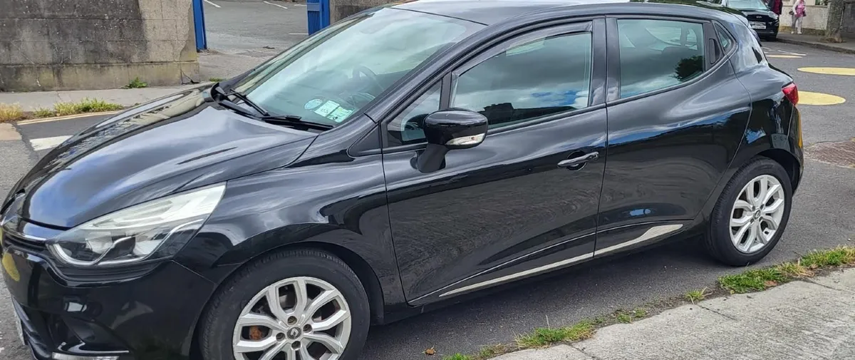 2017 Renault Clio Dynamique Nav 1.2 Petrol - Image 3