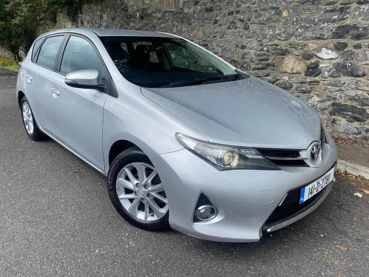 Toyota Auris 2014  1.4 D-4D AURA 4DR - Image 4
