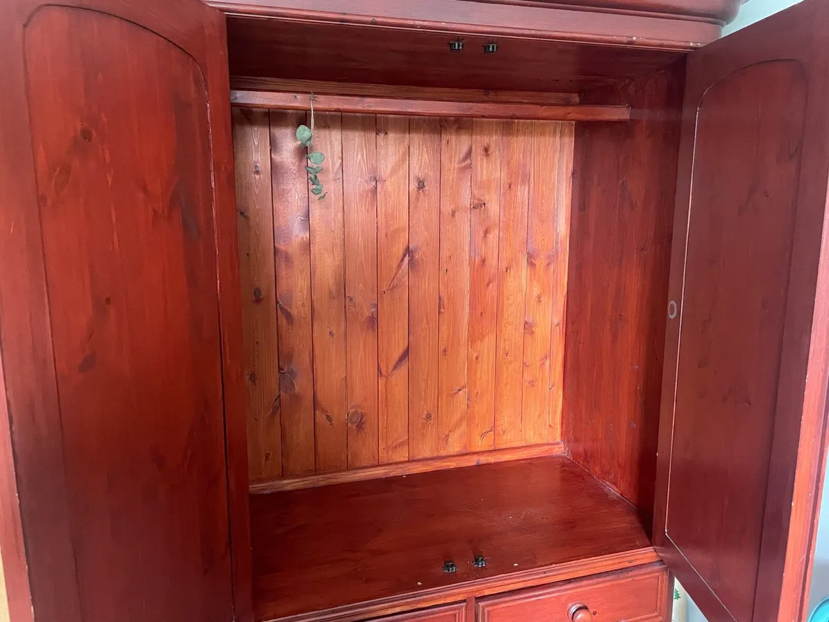 Wardrobe - Image 4