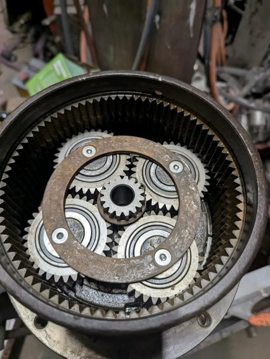 Zx30 final drive - Image 2