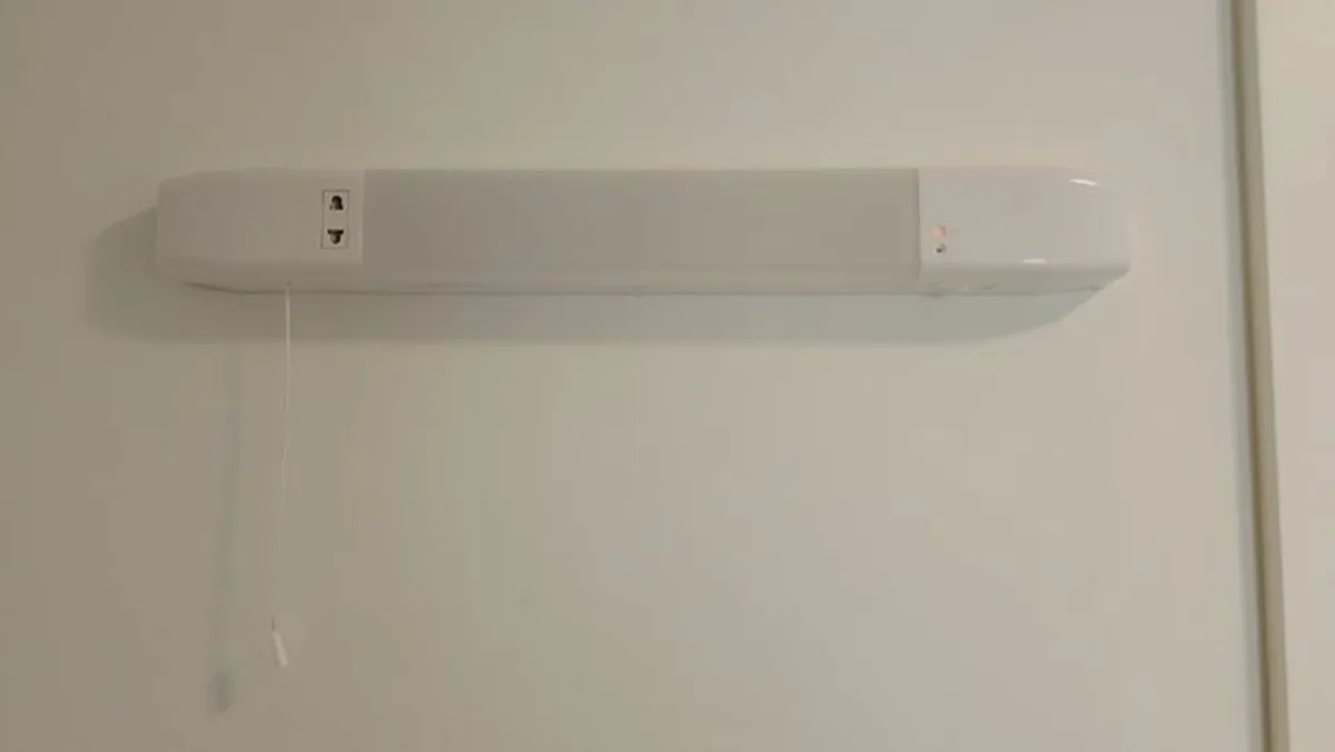 Bathroom Shaver Light with Shaver Socket - Image 2