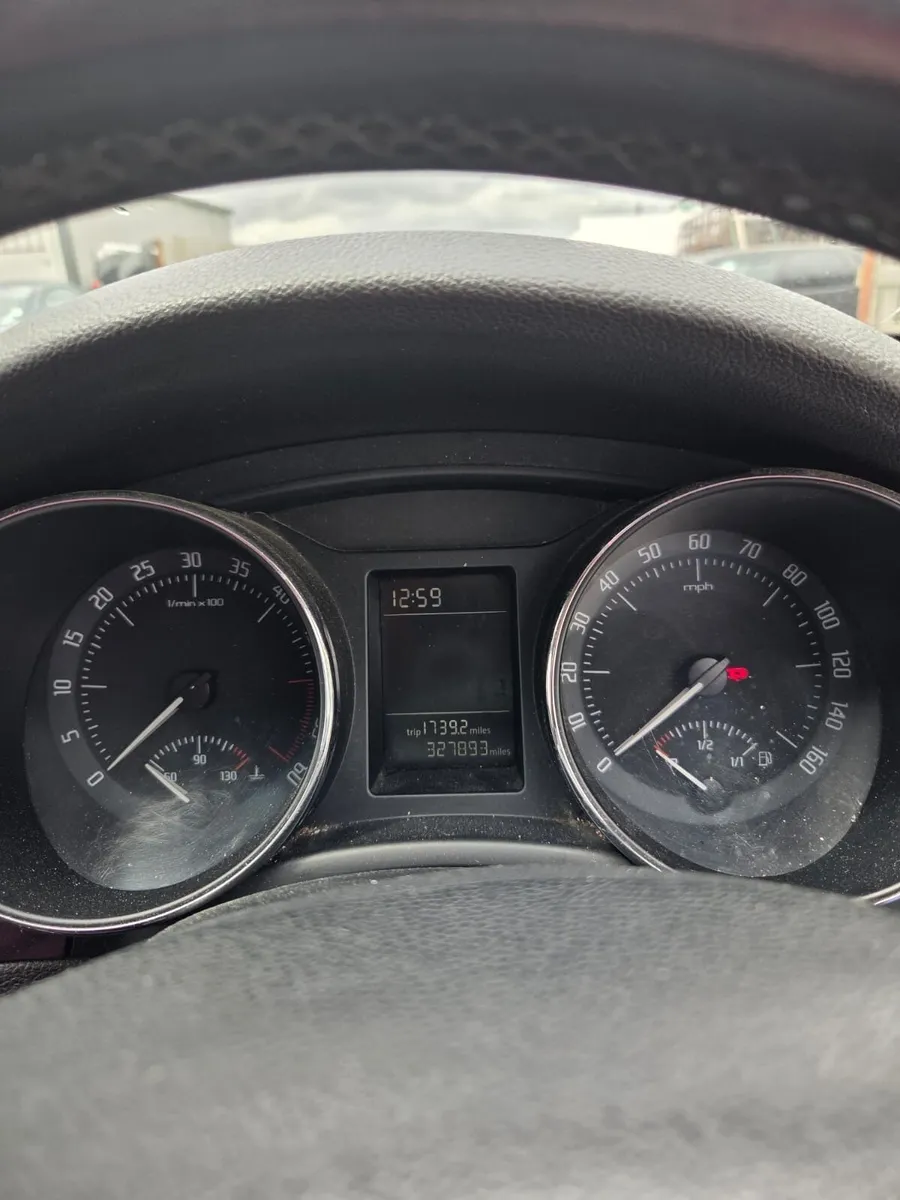 2012 Skoda superb Auto - Image 4